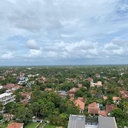 Ocean Breeze - Udaya Luxury Apartments Негомбо Екстериор снимка