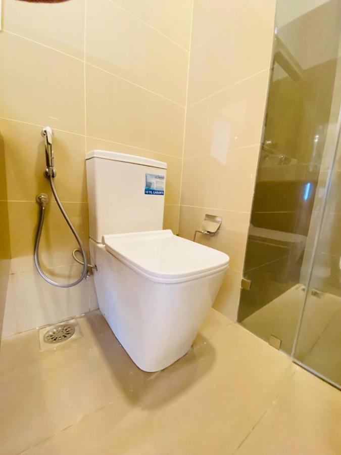 Ocean Breeze - Udaya Luxury Apartments Негомбо Екстериор снимка