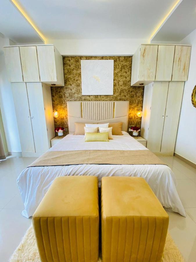 Ocean Breeze - Udaya Luxury Apartments Негомбо Екстериор снимка
