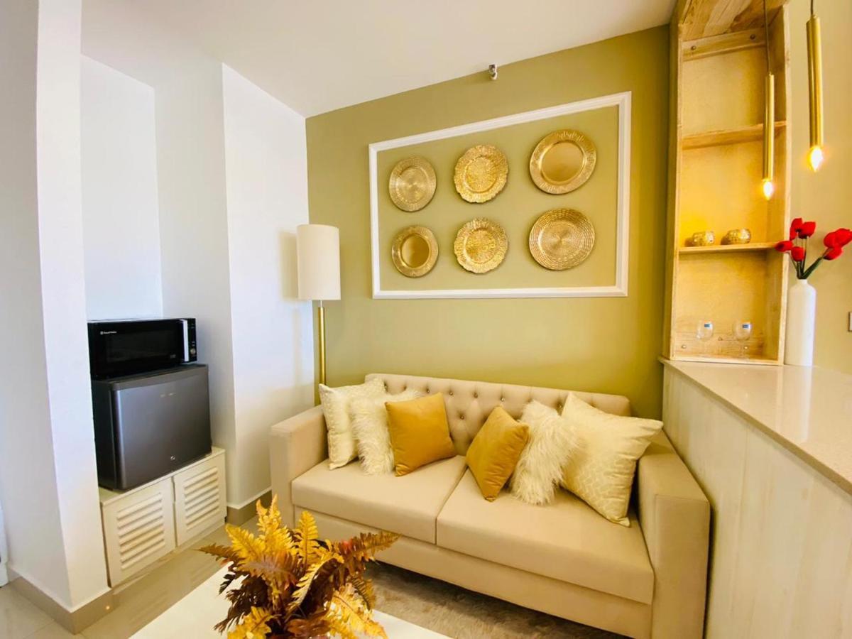 Ocean Breeze - Udaya Luxury Apartments Негомбо Екстериор снимка