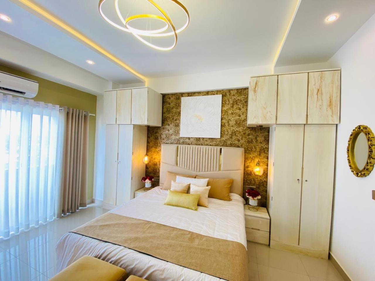 Ocean Breeze - Udaya Luxury Apartments Негомбо Екстериор снимка