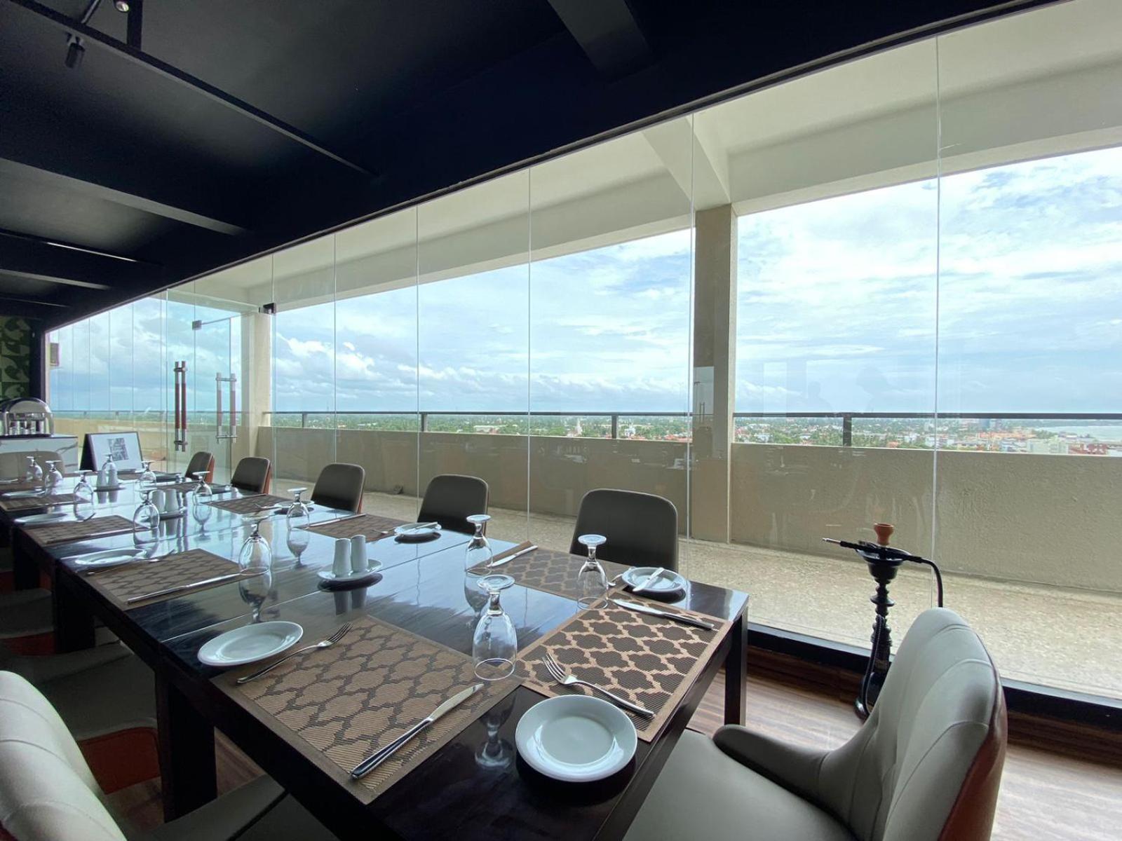 Ocean Breeze - Udaya Luxury Apartments Негомбо Екстериор снимка