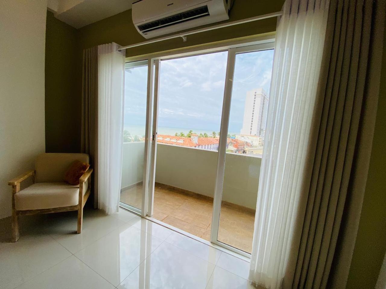 Ocean Breeze - Udaya Luxury Apartments Негомбо Екстериор снимка