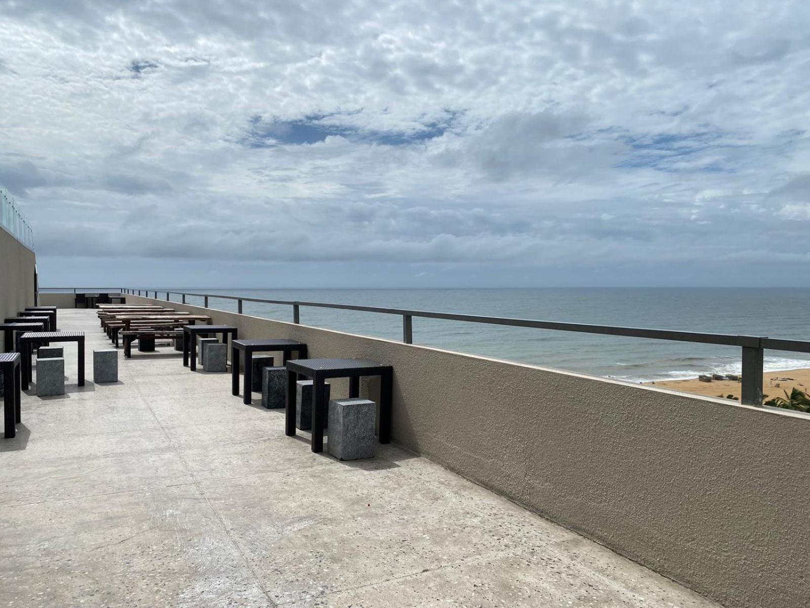 Ocean Breeze - Udaya Luxury Apartments Негомбо Екстериор снимка